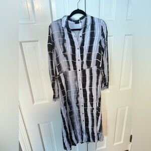 Tahari Navy and Gray Classic Shirtdress with a Twist
